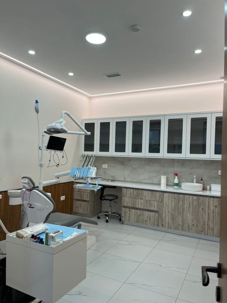 Ortodonci Durres - Eart Dent - Konsulte falas